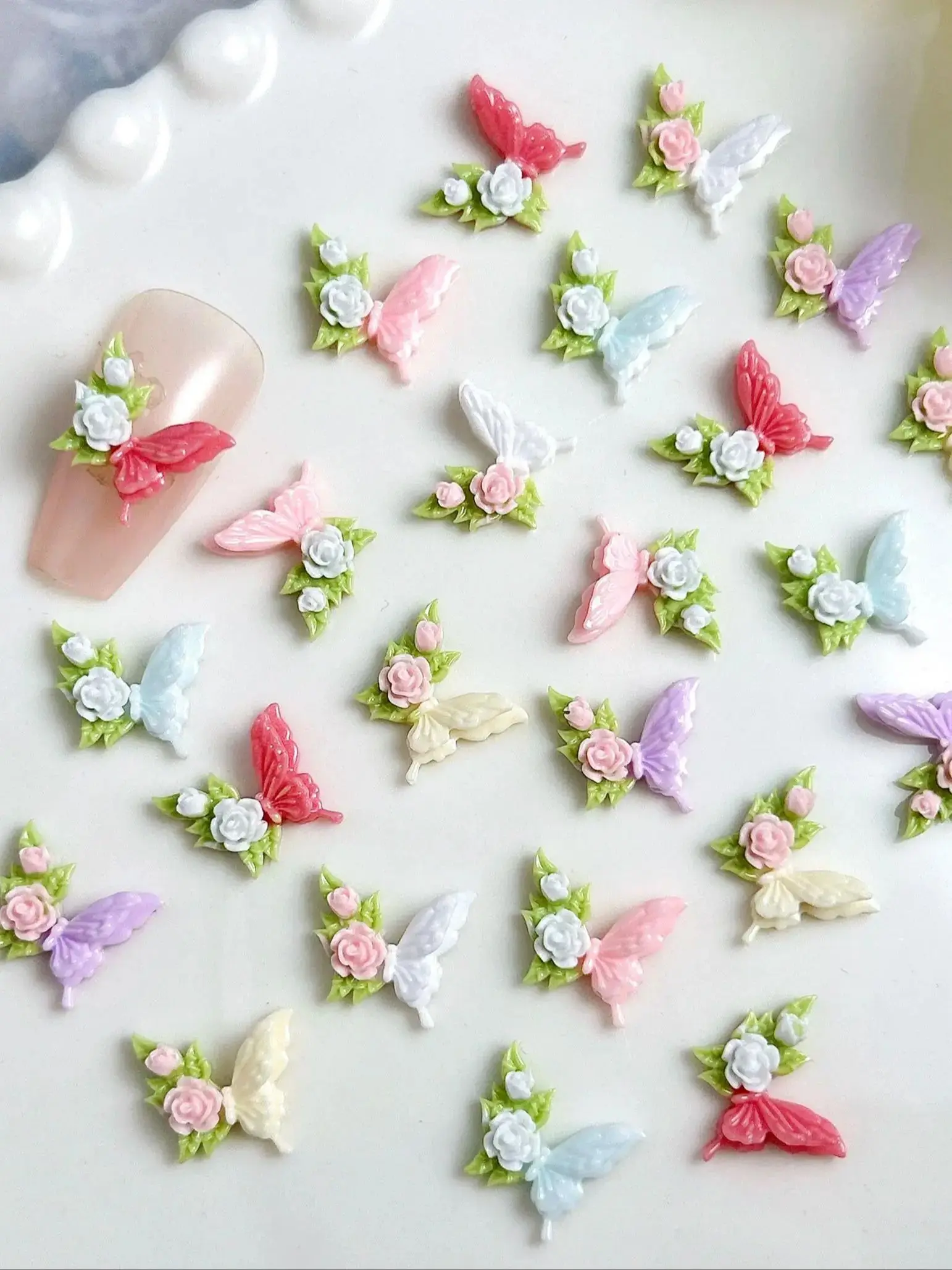 Breloques pour ongles en résine, fleur et papillon, douce et lumineuse, feuille colorée 3D, épissure de papillon, décorations pour Nail Art, DIY, 20 pièces