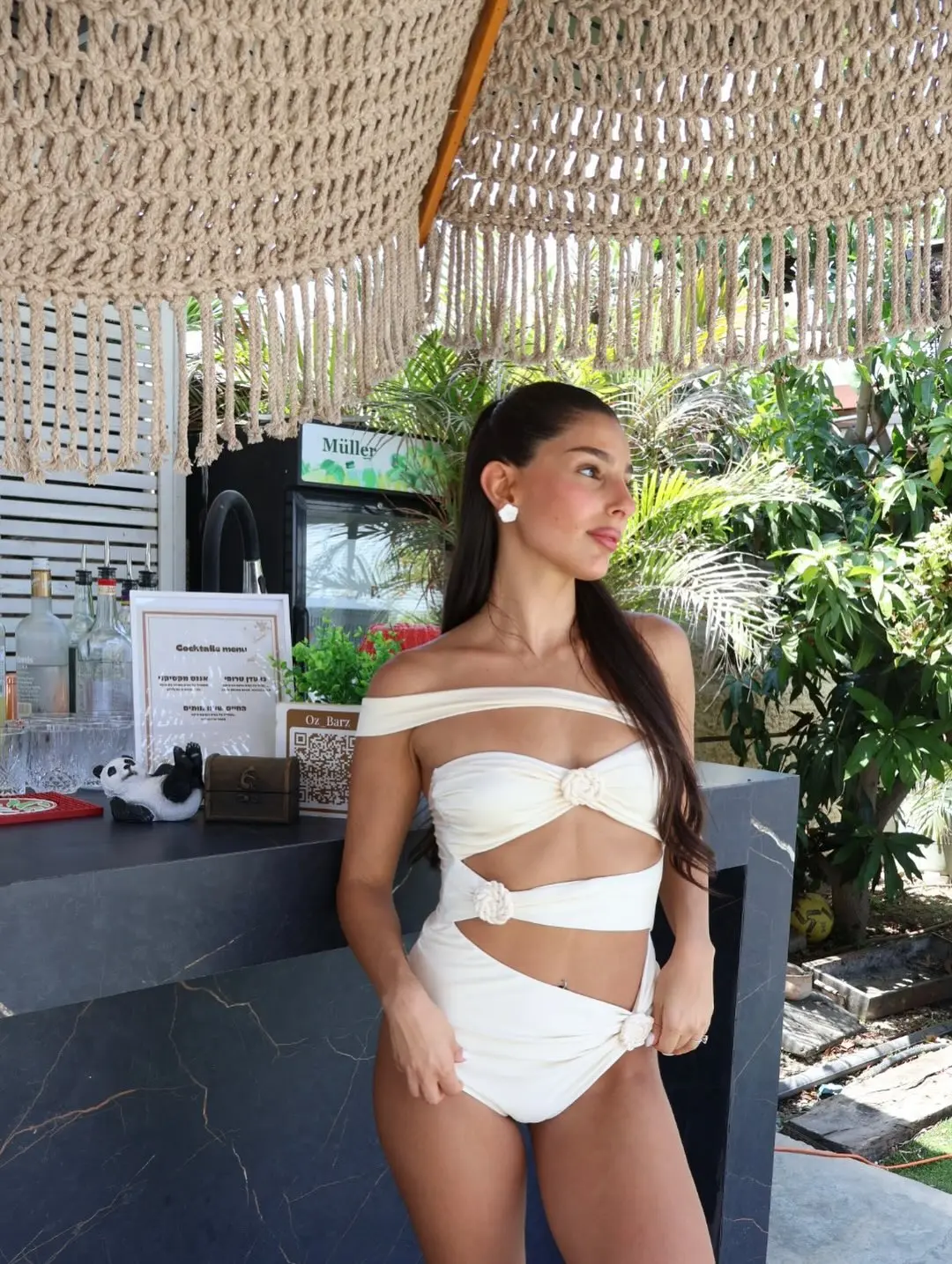 2025 Costume da bagno sexy di ispirazione vintage bianco con dettagli a volant in vita pieghettata, perfetto per abbigliamento da spiaggia, feste in piscina, vacanze al mare