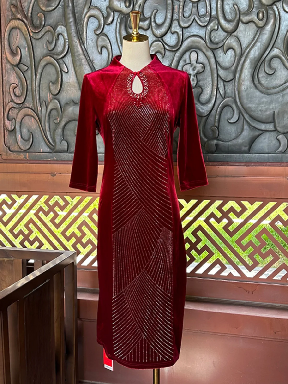 

Ele Chinese Sle Red Wine Color Qipao Dr Heavy Work Improvement New Autumn Wedding Celebration National Day New Arrival