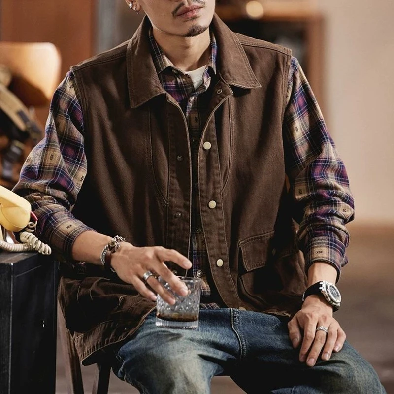 

2025 Men's Tactical Mountain Vest Retro Workwear Loose Casual Outdoor Sport Jacket​