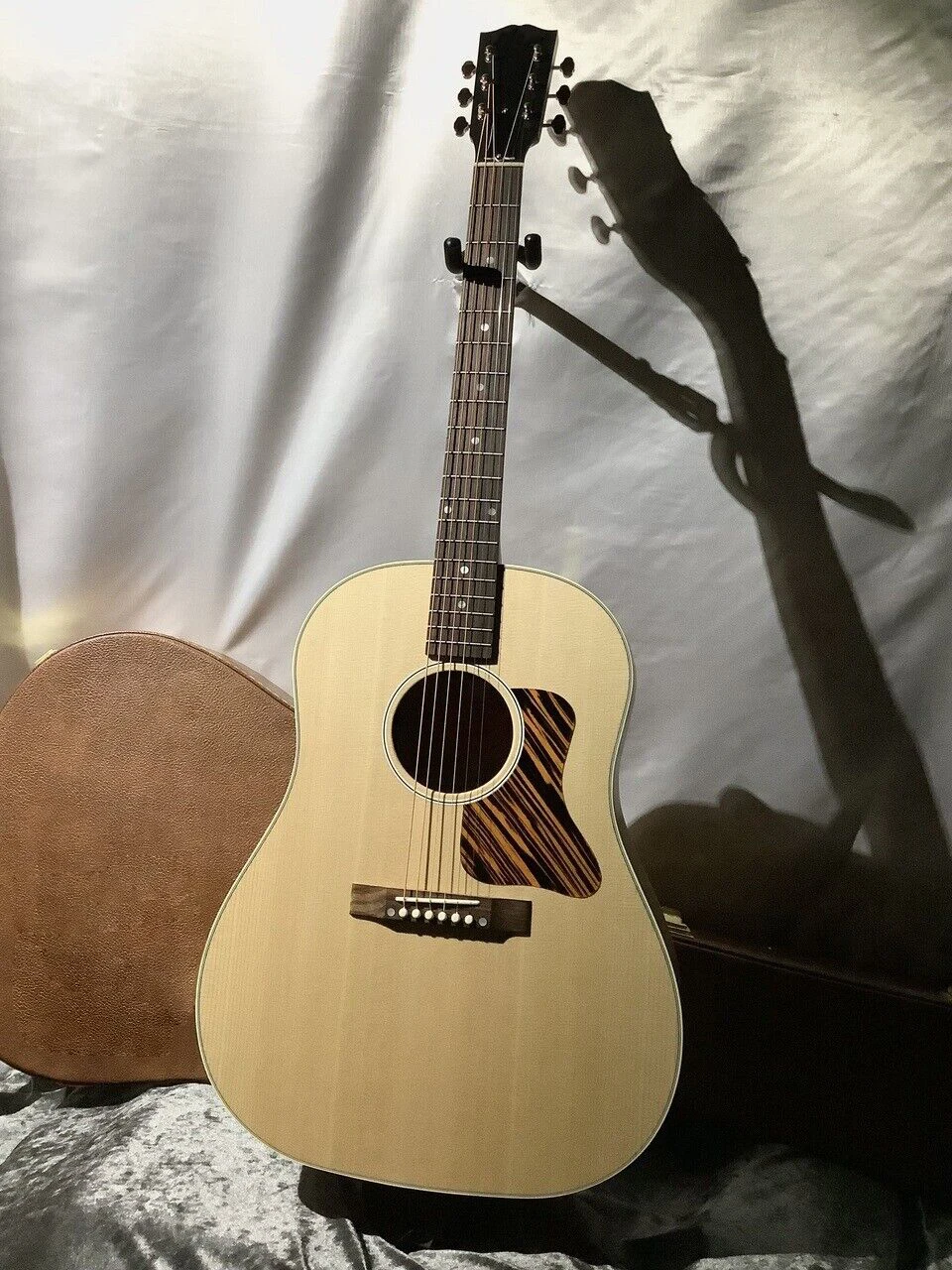 J35 Faded 30's Acoustic Guitar as same of the pictures