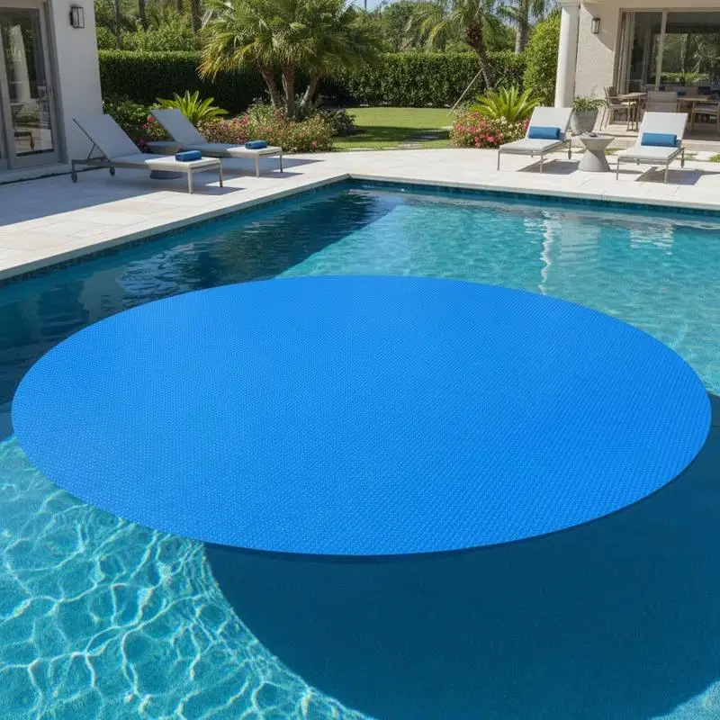 Bâche solaire à bulles ronde de 5,5 m en polyéthylène PE bleu, épaisseur 0,4 mm. Elle capte la chaleur solaire de jour et conserve la température de l'eau la nuit. Convient aux piscines enterrées et hors sol, réduit l'évaporation et limite les saletés.