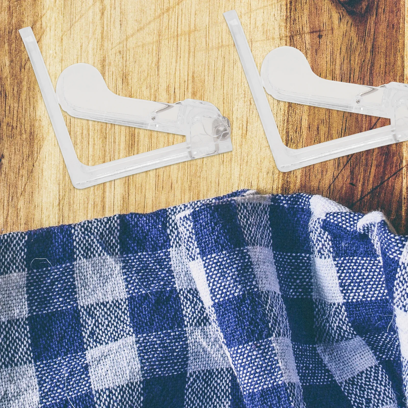 

8Pcs Tablecloth Clips Premium Plastic Anti-Slip Table Cover Clamps for Home Party Wedding Outdoor Picnic Use