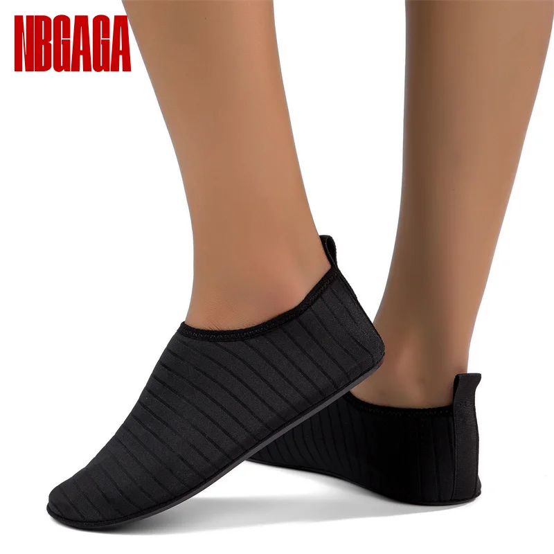 Unisex Beach Water Shoes Quick-Drying Anti-Slip Lightweight Aqua Socks for Men Women Swim Surf Yoga Outdoor Shoes Plus Size