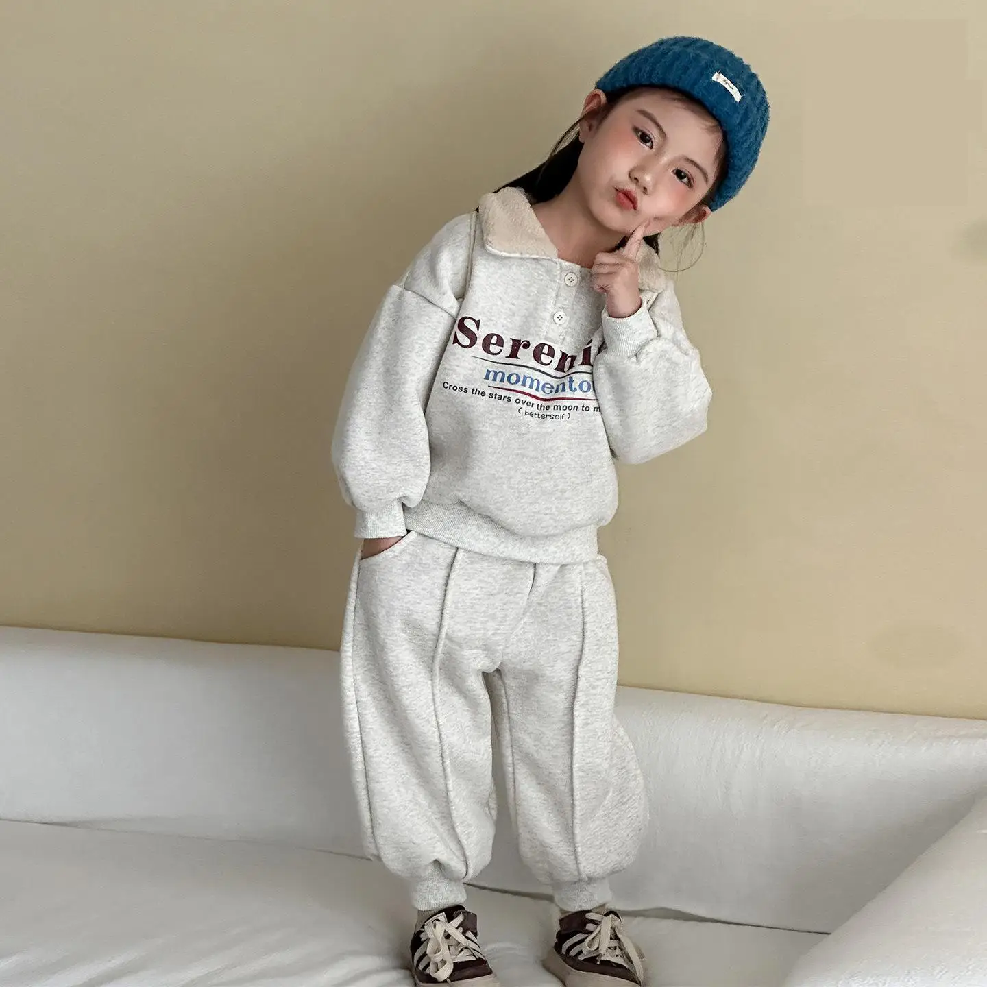 2025 شتاء جديد الأطفال ملابس طويلة الأكمام مجموعة زائد المخملية سميكة بنين بنات التلبيب بلوزة من الصوف دعوى الاطفال مجموعة رياضية دافئة