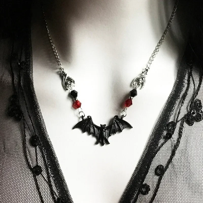 Punk Crystal Bead Chain Gothic Necklace for Woman Animal Horror Black Bat Punk Jewelry Gift Witch Choker Halloween Gift