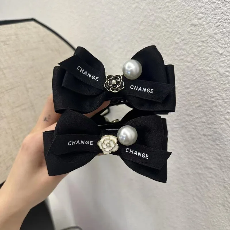 Black Camellia Pearl Bow Hair Clips Marble Head Grab Clips High Ponytail Hair Claw for Women Girls Headwear 2024