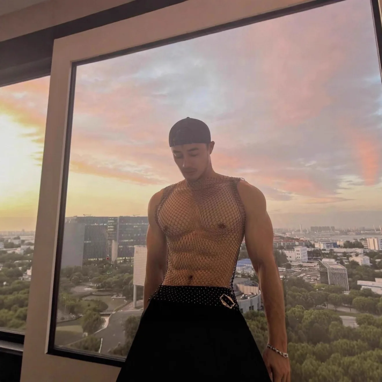 European & American Style Rhinestone Sexy Men's Diamond-Studded Openwork Vest Sheer Fishnet Nightclub Performance Mesh Menswear