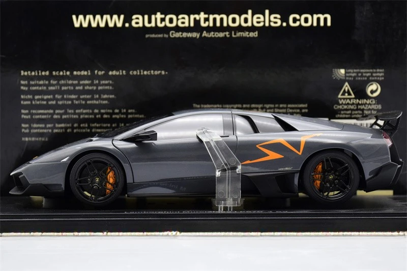 Autoart 1:18 Murclelago LP670-4 SV Alloy Fully Open Simulation Limited Edition Alloy Metal Static Car Model Toy Gift