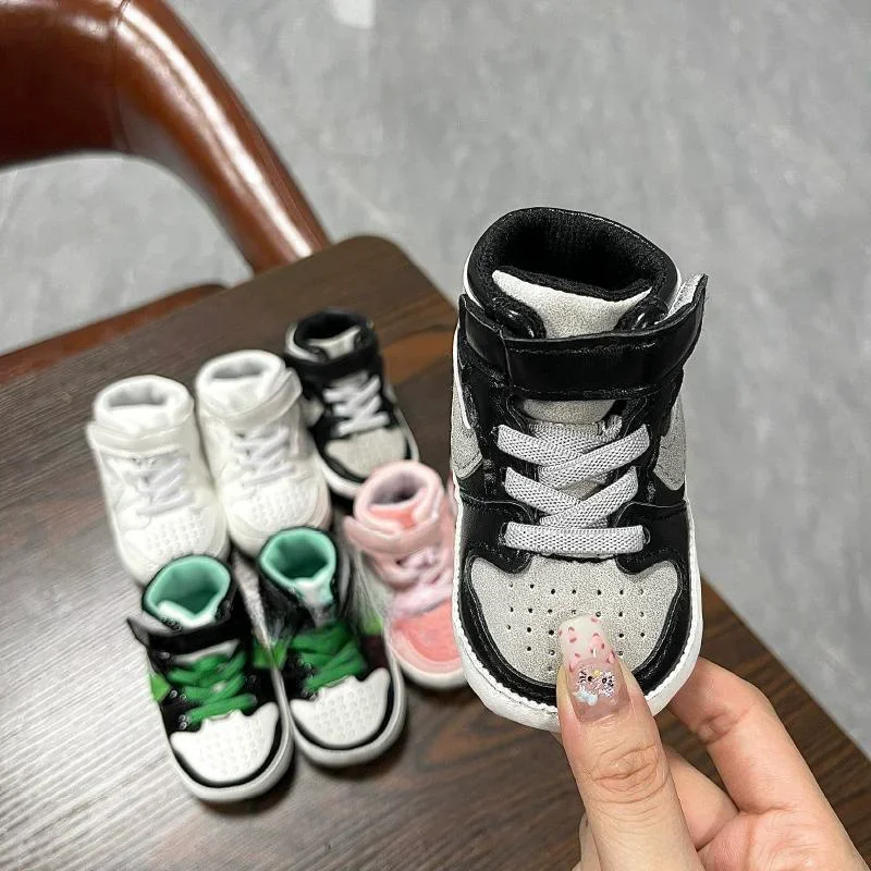 

Trendy High-Top Casual Sports Shoes for Infants Fashionable First Steps Walking Footwear for Boys and Girls Aged 0-18 Months