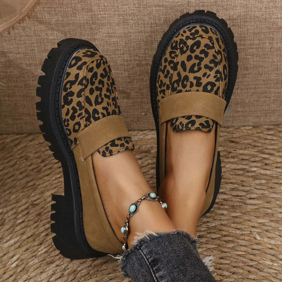 

Fashion Leopard Print Women Loafers British Style Women Leather Shoes Comfortable Slip-on Women's Platform Shoes Tenis De Mujer