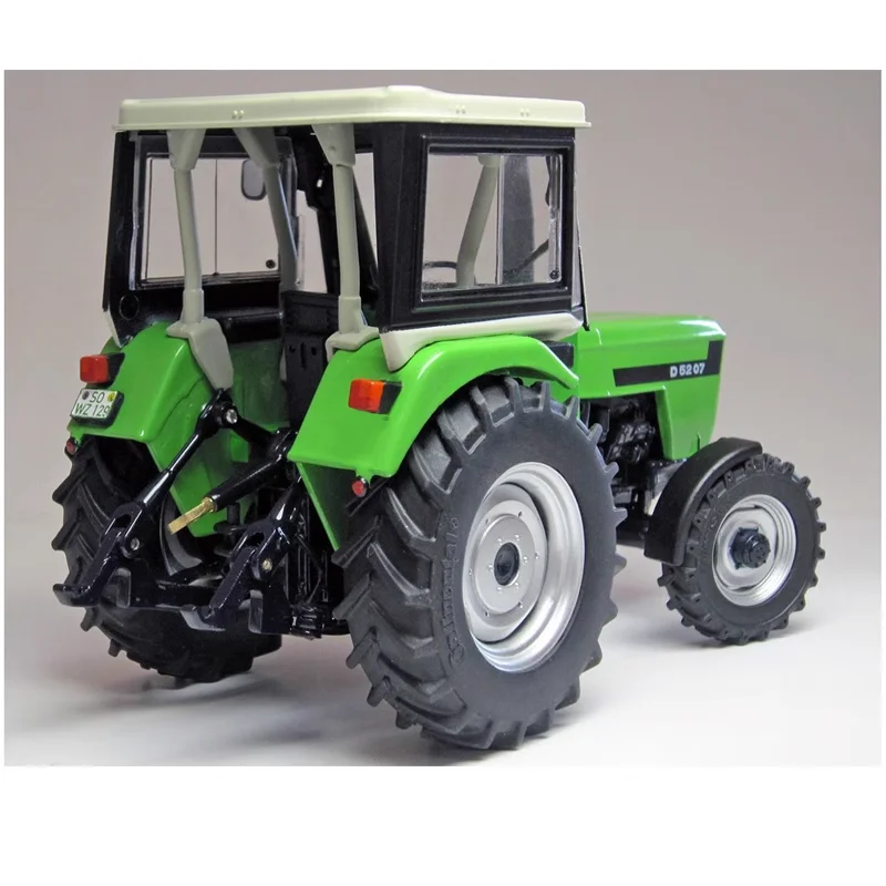 Diecast 1: 32 Scale Deutz D 52-07 A gricultural Tractor Alloy Simulation Model Collection Display Decoration Gifts Souvenir Toys