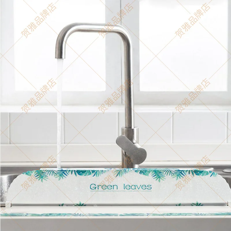 Water baffle plate of household sink Creative kitchen small articles Anti splash water baffle plate of household sink