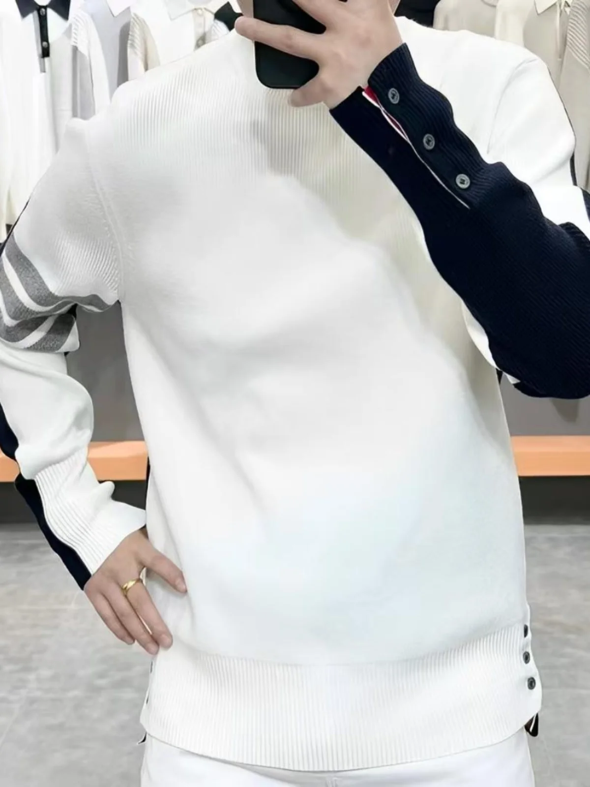 

Высококачественный мужской трикотаж с круглым вырезом: повседневный, модный, зимний, новый стиль, универсальный, комфортный, с длинным рукавом, для городской молодежи.