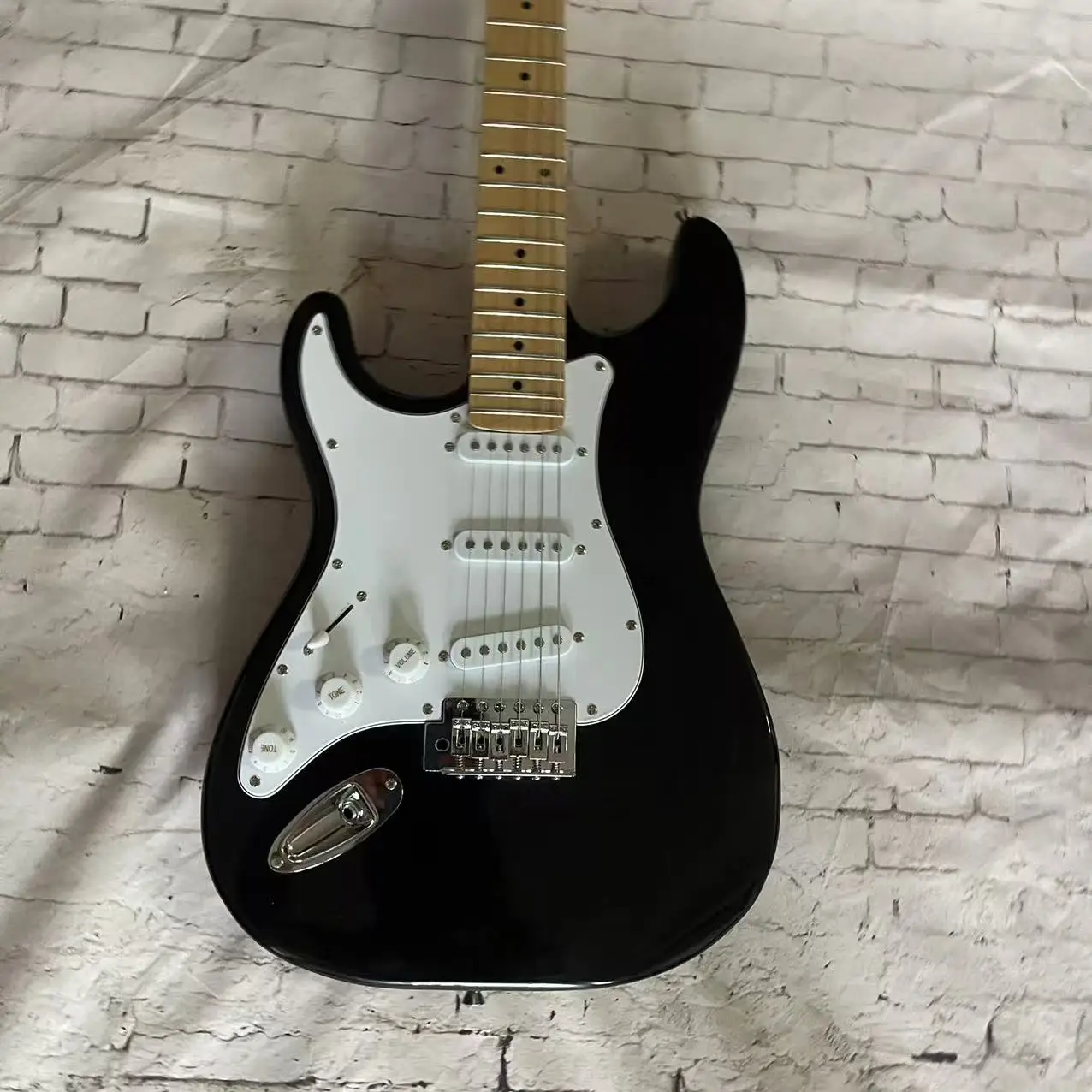 Electric guitar 6-chord left-handed electric guitar, black body, factory shipped real picture, in stock, order shipped immediate