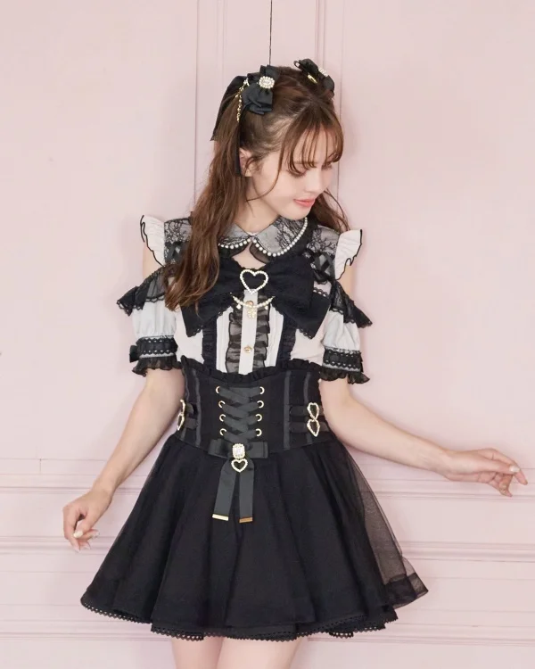 日本真珠の首輪かわいい甘いビッグリボンシャツ女性の夏の新しいロリータ半袖シャツショルダーシャツロリータブラウス