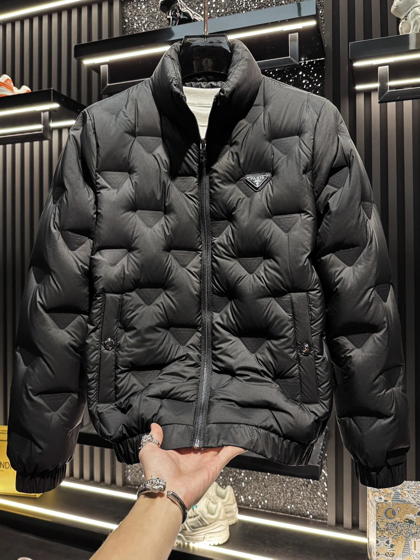 

Мужская зимняя куртка с воротником-стойкой, черная, с геометрическим узором, теплая, модная, универсальная, из полиэфирного волокна, экологичная