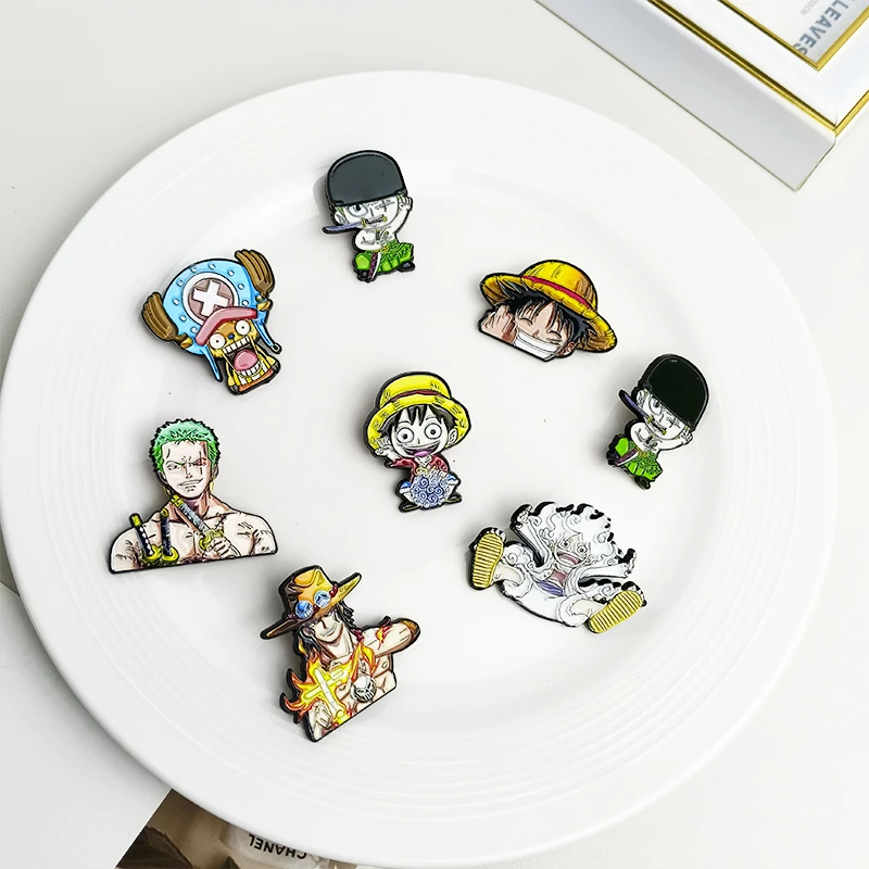 Pin kerah Anime One Piece Manga Pin ransel lucu hal-hal Vegeta Goku bros lencana pada ransel bros untuk perhiasan pakaian