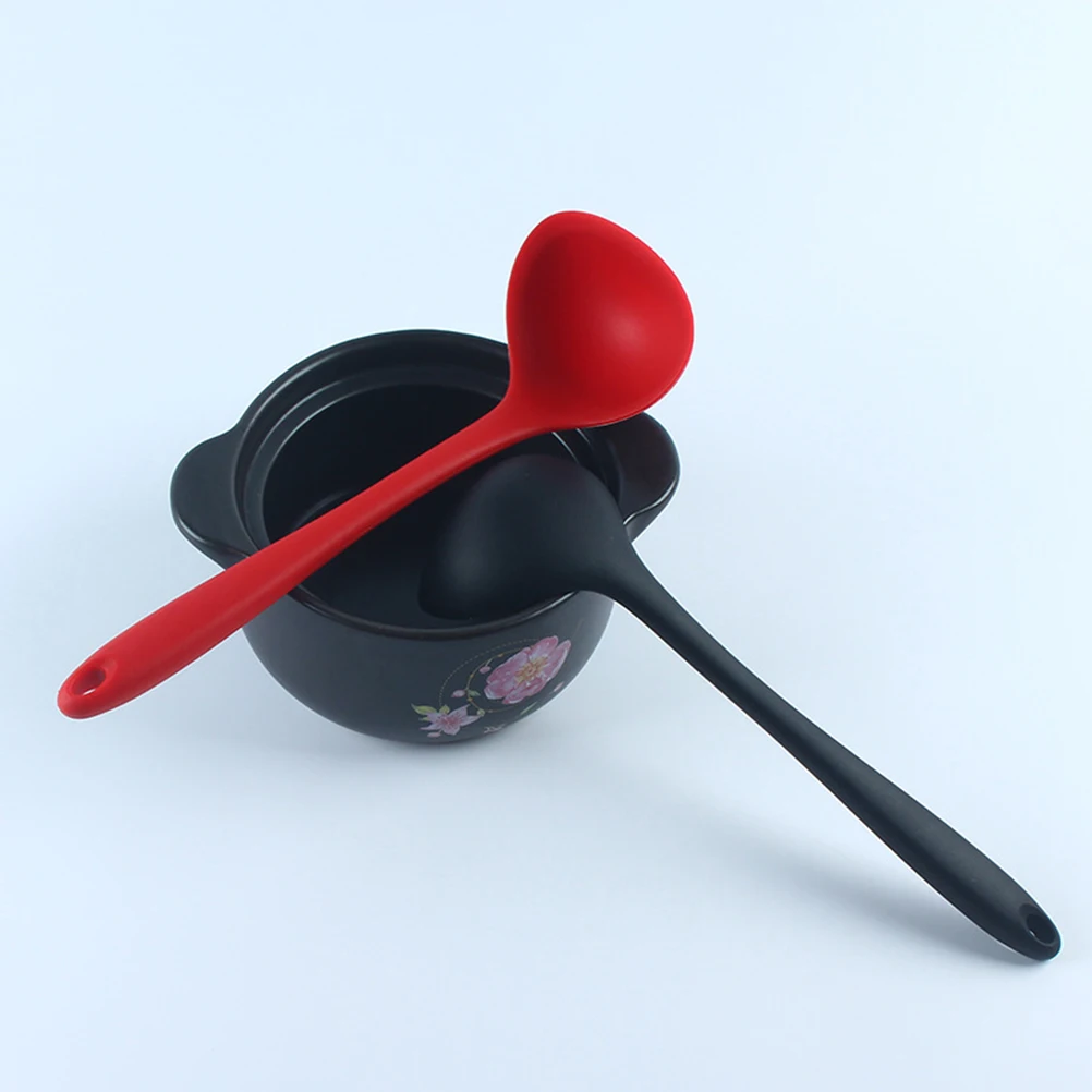 

Non-stick Silicone Soup Spoon Long Handle Cooking Spoons Solid Color Food Serving Soup Ladle Cookware Kitchen Utensil for Home R