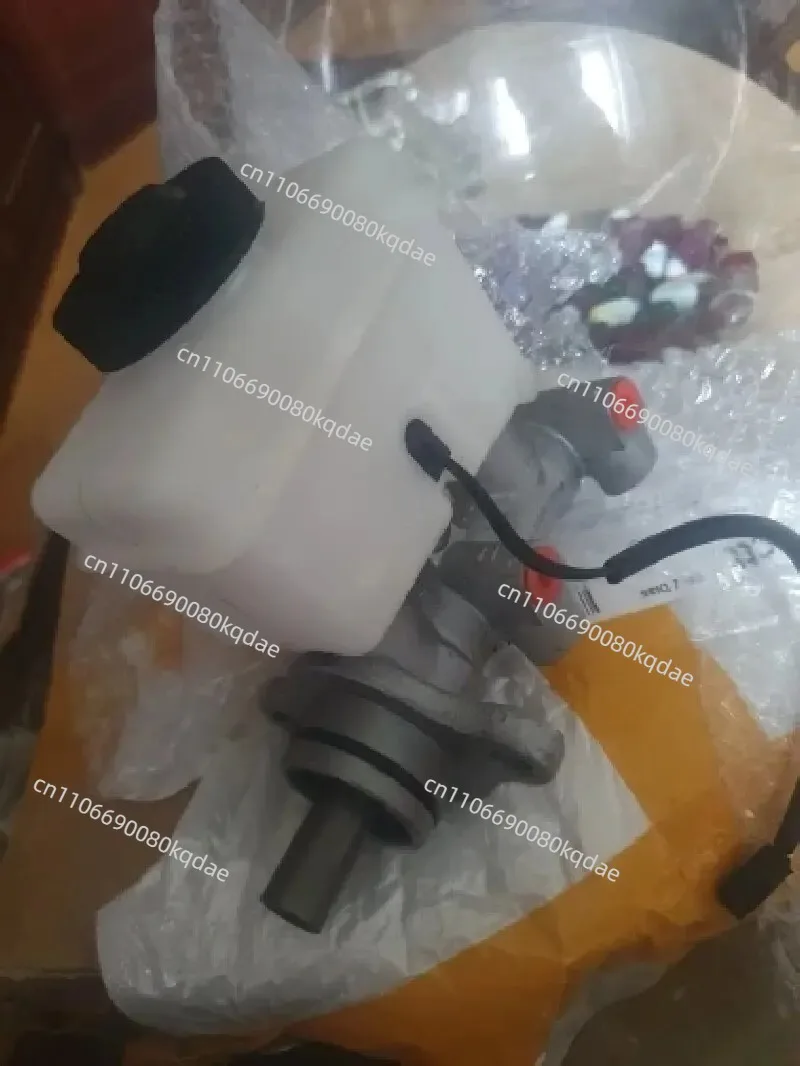 0K201-43-440 0K2A1-49-400 0K2N243400 0K2A149400 M630016 Suitable for KIA SHUMA 1996 - 2004  brake master cylinders