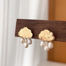 Smart Cloud Pendant Pearl Earrings Niche Design Personality No Piercing Suitable For Women Daily Wear