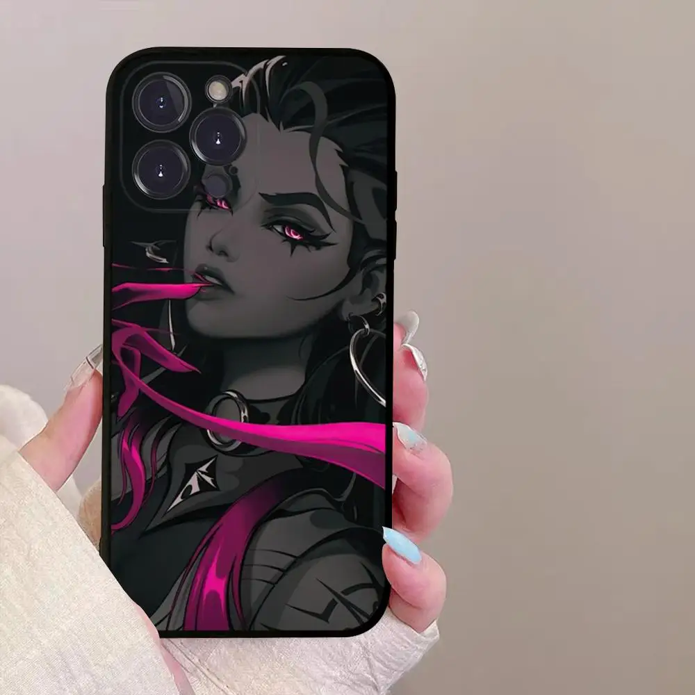 Valorant Game Character Art Phone Case for iPhone 15 8 7 6 6S Plus X SE 2020 XR XS 14 11 12 13 Mini Pro Max Mobile Case