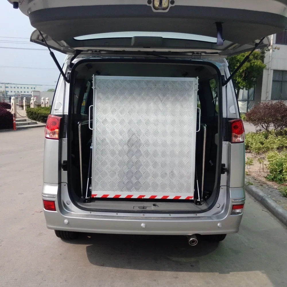 Handicap Accessible Aluminum Manual Wheelchair Folding Ramp For Van Minivan Loading Car Lift Ramp For Disabled Ce Certificate