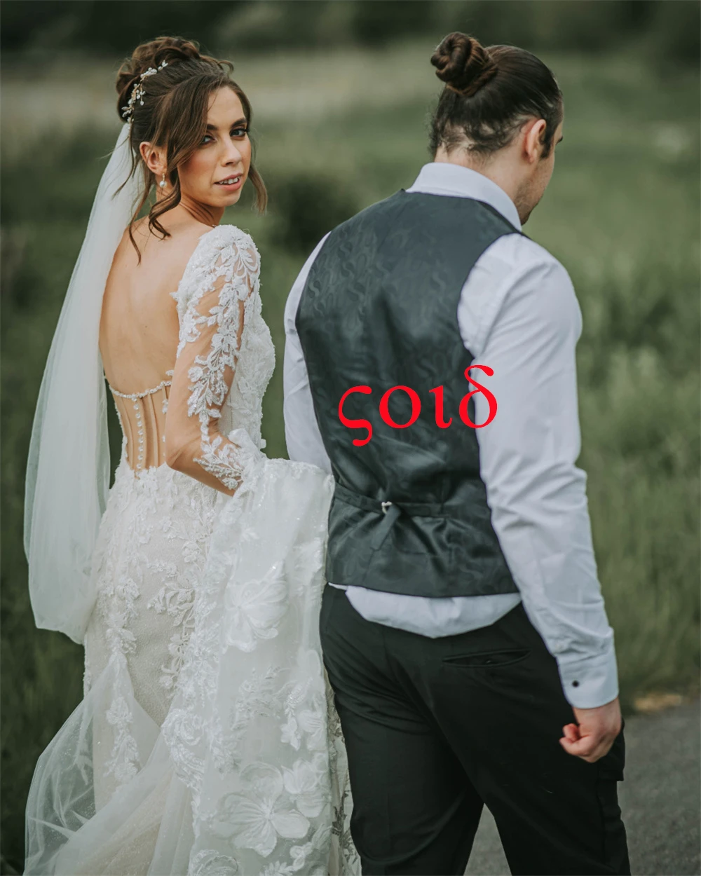 Vestidos de novia de Organza blancos de ensueño personalizados, vestidos de novia de lujo con cuello en V y hombros descubiertos, vestido de novia de cola de capilla de manga larga