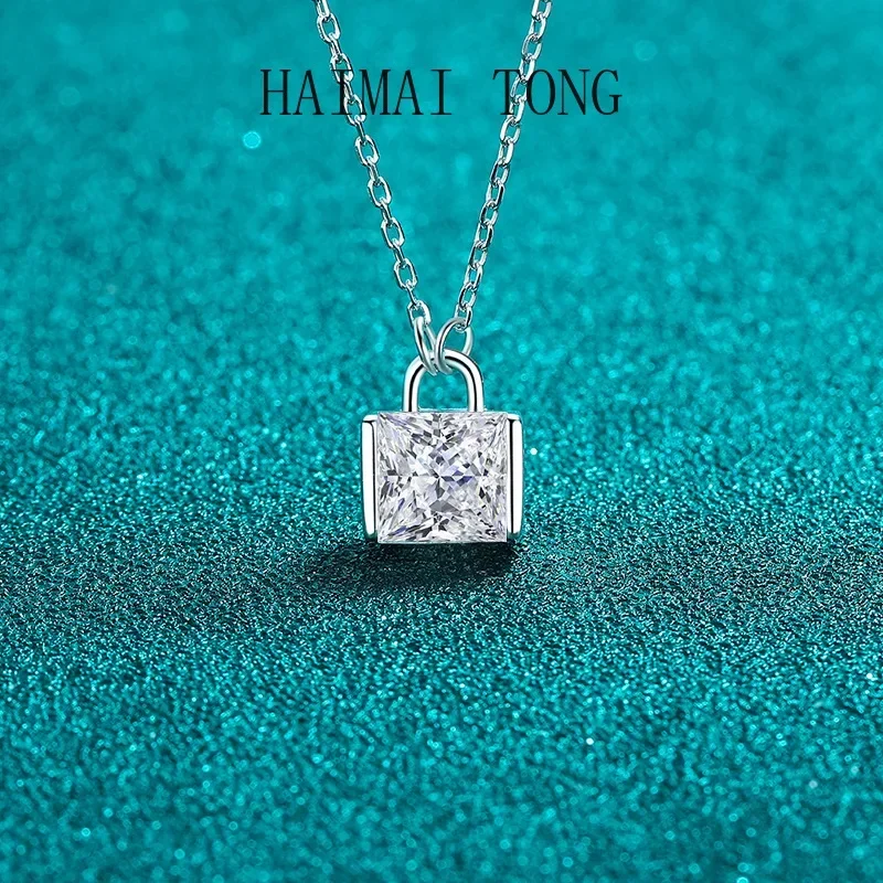 

Ожерелье HAIMAITONG с сапфирами из платины 950 пробы, маленький квадратный кулон с муассанитом, минималистичный дизайн, элегантное и простое.