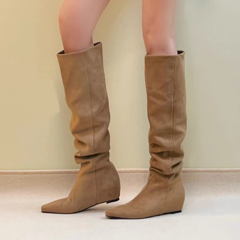 الشقق الركبة عالية الأحذية النسائية شتاء جديد أحذية امرأة 2025 مثير تشيلسي أحذية طويلة المشي أحذية من الجلد الدافئة Mujer الثلوج بوتاس