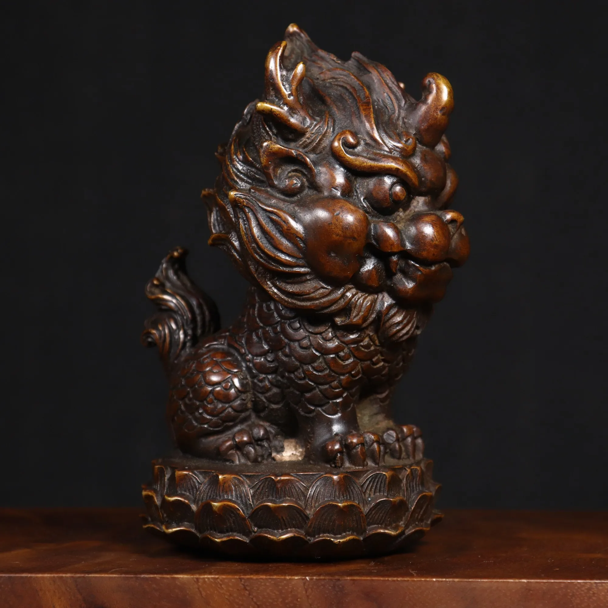 Pure Copper Lotus Kirin Figurine - Elegant Home Décor and Perfect Gift for Business Openings, Spiritual Offering Ornament
