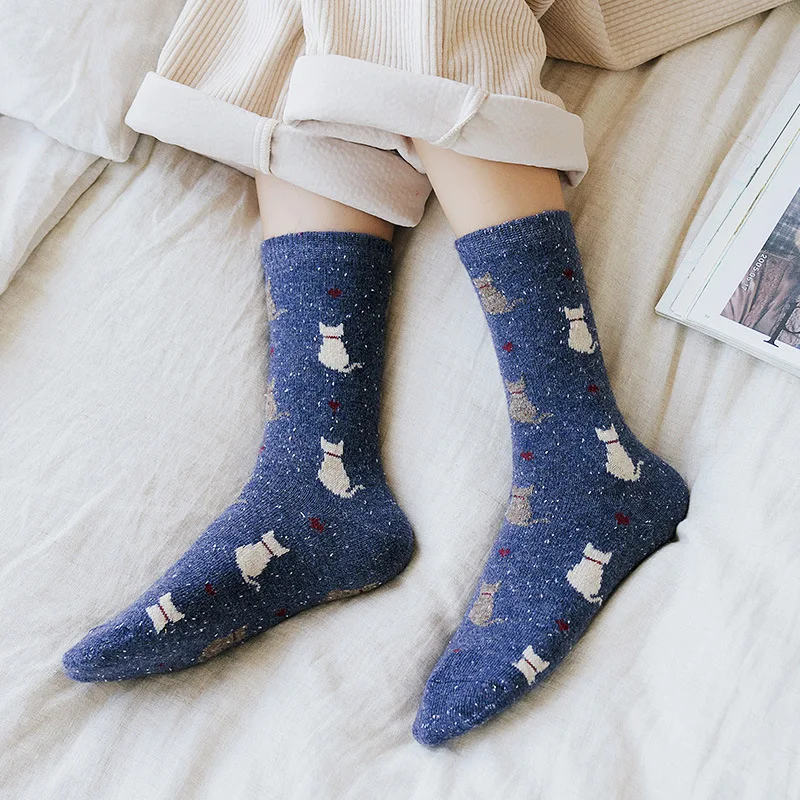 5 pairs of autumn and winter new cute socks with polka dots vintage cat socks women's yarn loops thick and cute women socks