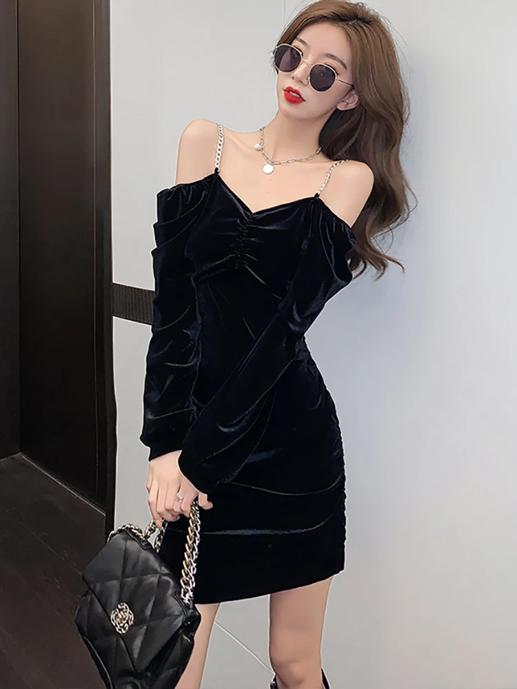 ملابس نسائية كورية عتيقة للحفلات الراقصة هيبورن للخريف والشتاء فستان مثير بسلسلة مخملية سوداء 2025 فساتين مهرجان فاخرة أنيقة