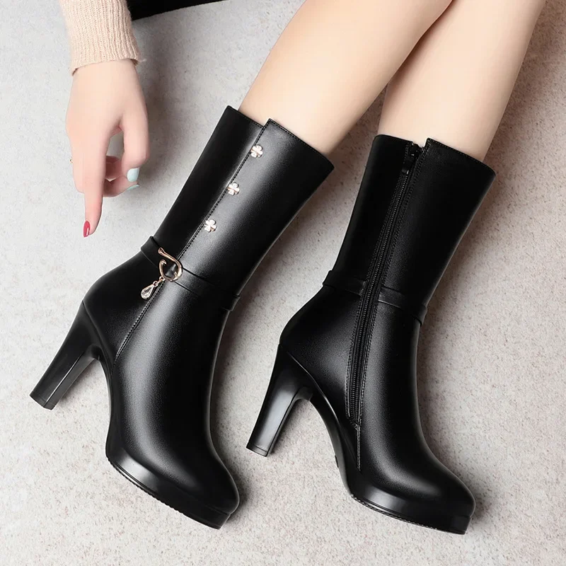 Winter Woman High-heeled Soft Leather Motorcycle Boots Thick Wool Soft Sole Plus Velvet Warm Riding Mid-calf Boot Office Model