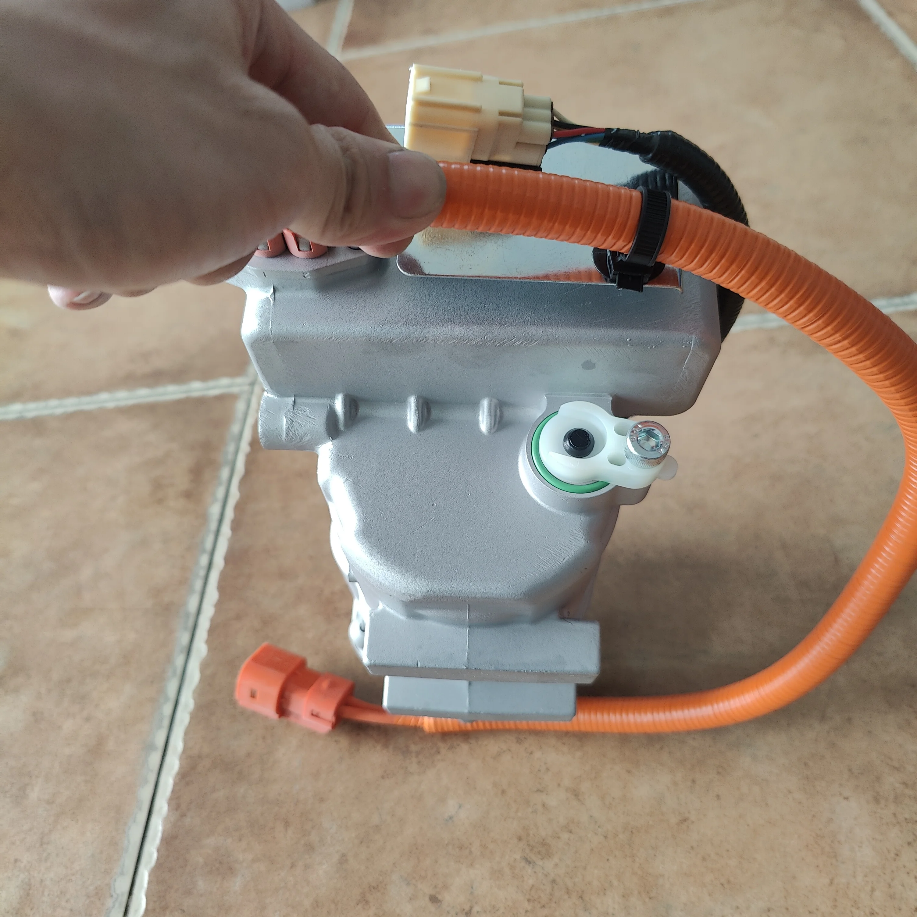 GZDS for BYD E6 320v BC28b  Electric Compressor E6c-8103020 Automobile air Conditioning Cold air Pump