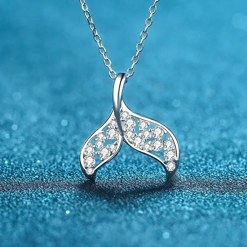 Moissanite Fish Tail Pendant Necklace for Women, Fashion Pt950 Platinum Dolphin Tail Chain Versatile Gift Wedding Fine Jewelry