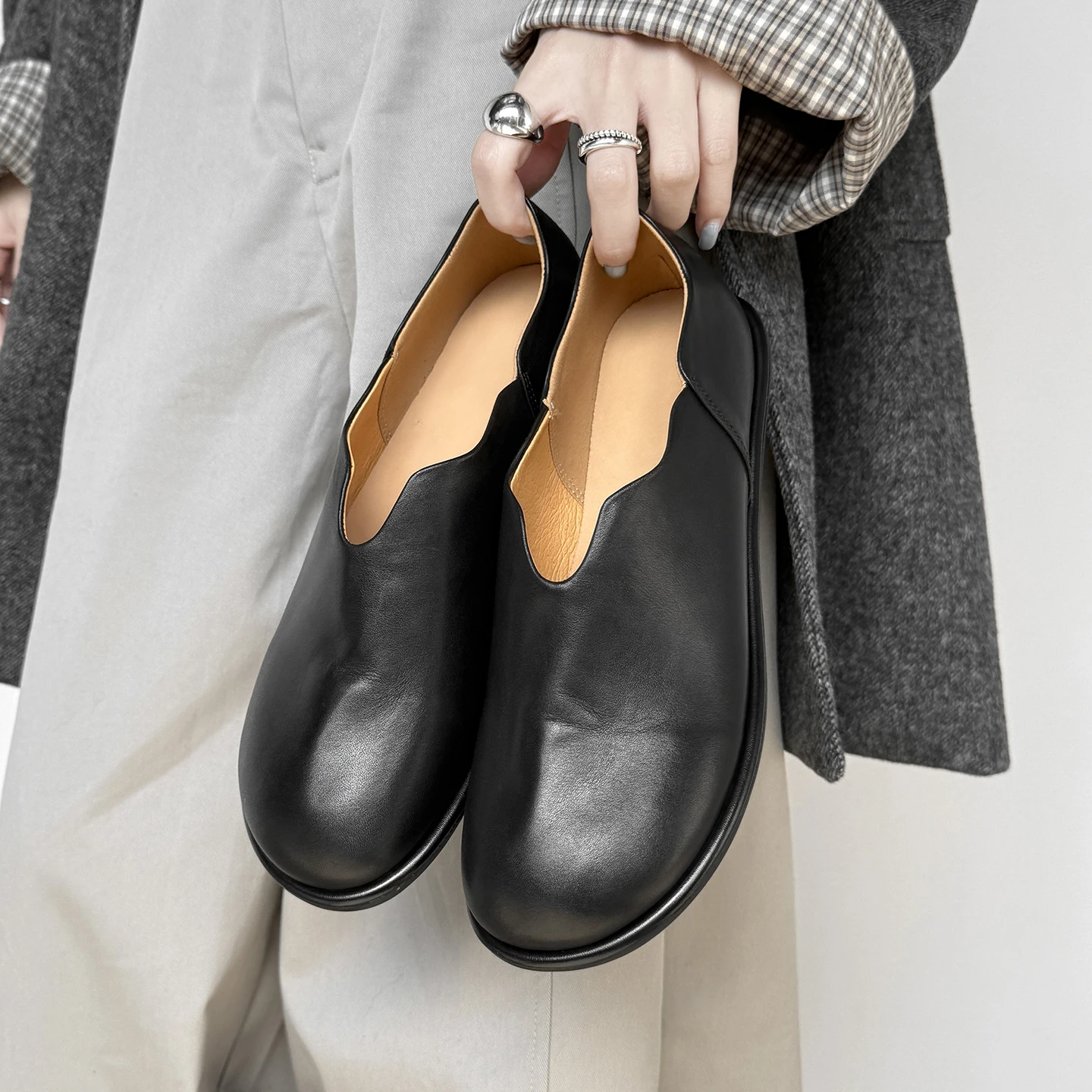 

2026 New Genuine Leather Flats Shoes Women Loafers Trend Vintage Suede Loafers Women's Casual British Style Flat Single Shoes