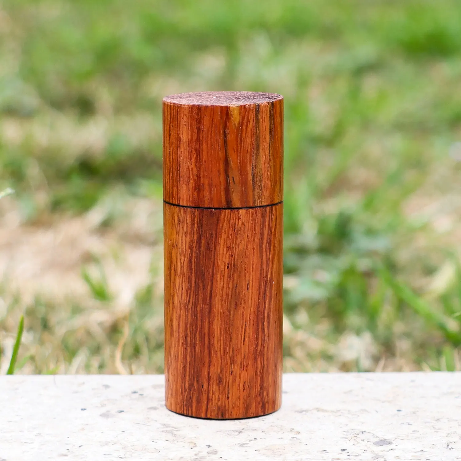 

LeafMan Rosewood Wooden Herb Container Natural Fresh Wood Scent Airtight Stash Jar Seal Tobacco Herb Pocket Size