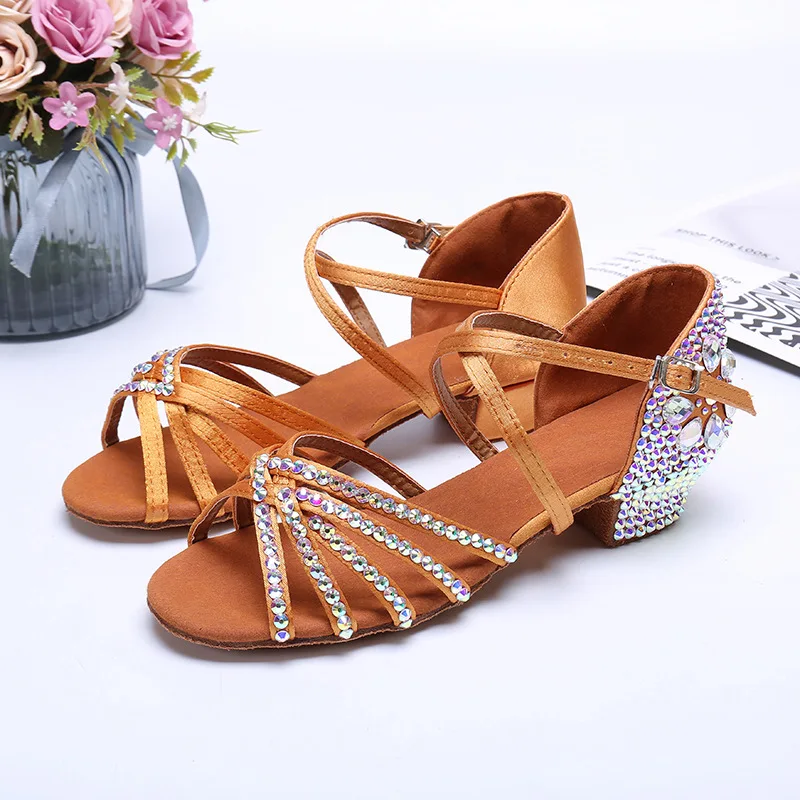 

2024 Women Summer New Water Diamond Latin Shoes Female Satin Artificial 3.5CM Heels Jazz Waltz Tango Modern Ballroom Dance Shoes