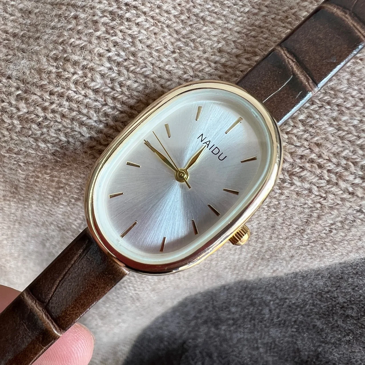 Montre à Quartz de Luxe en Forme Ovale pour Femme, Mini Boîtier, Petit Cadran Chiffre Romain, Cuir Vintage, Montre-Bracelet de Niche