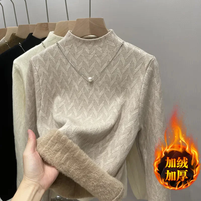 Retro Chic Knit. Snug Fleece-Lined Mock Neck. A Stylish Winter Layer.