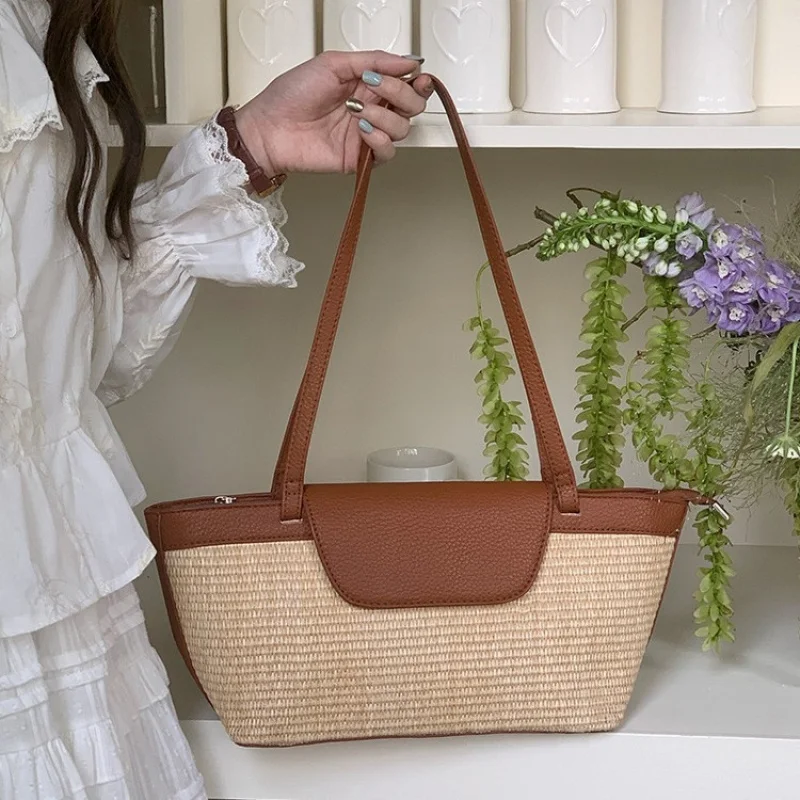 

Women's Straw Tote Bag, Summer Woven Shoulder Bag with Leather Patch, Large Capacity Beach Handbag for Daily Shopping Travel