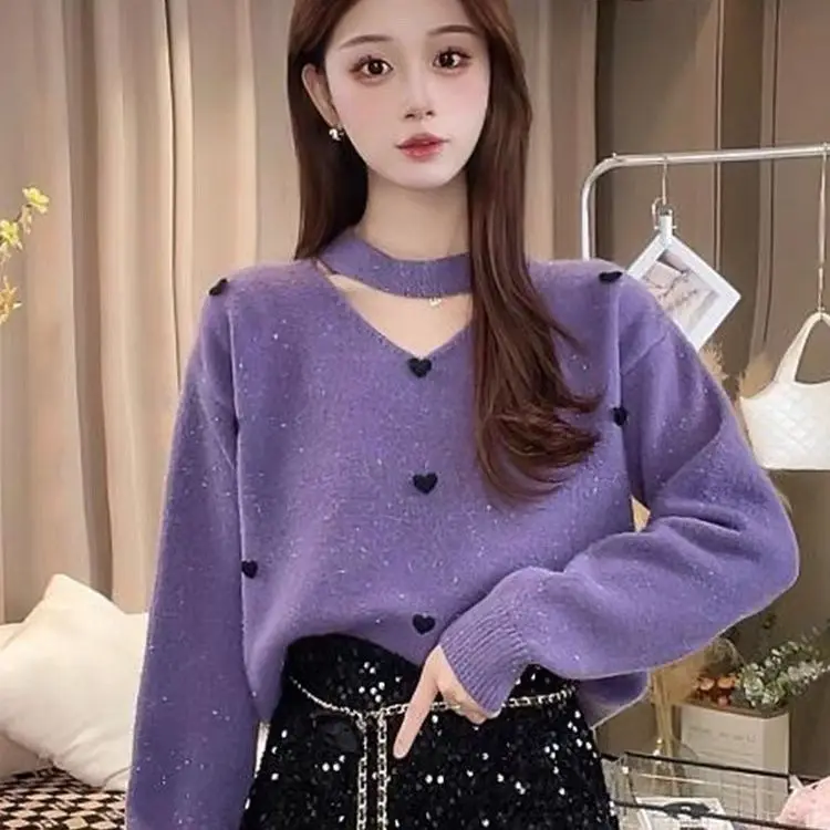 

French Gentle Style New Retro Love Chic Temperament V-neck Pullover Long Sleeved Knitted Sweater