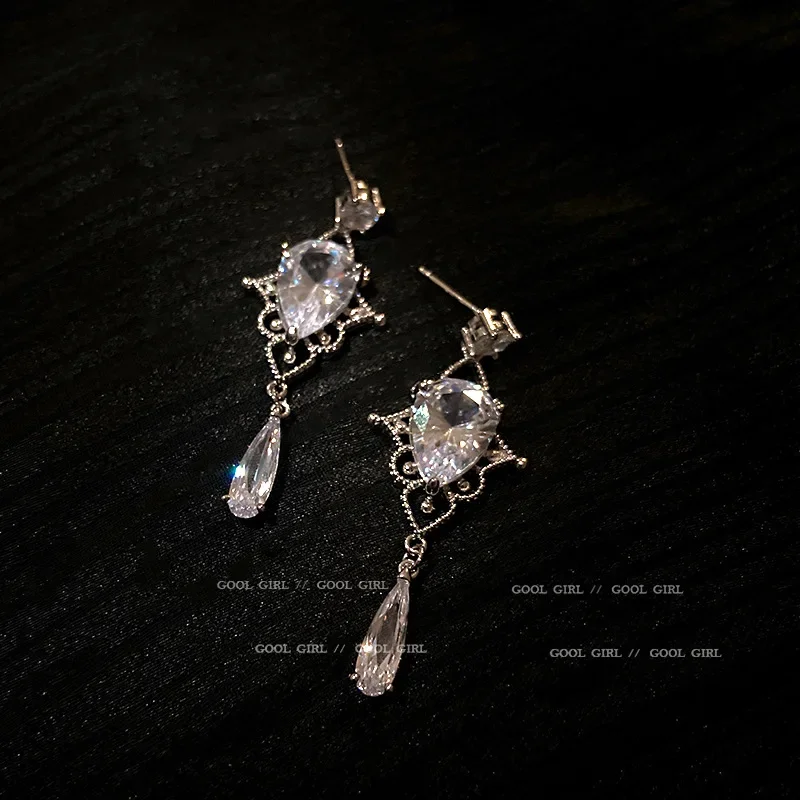 BELLA925 Silver Needle Drop Zircon Earrings