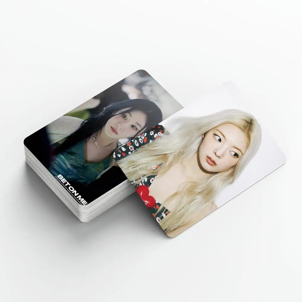 55Pcs Kpop Girl Group Album Lomo Cards Photocards Postcards Fans Collectible Photo Cards Gift Pack