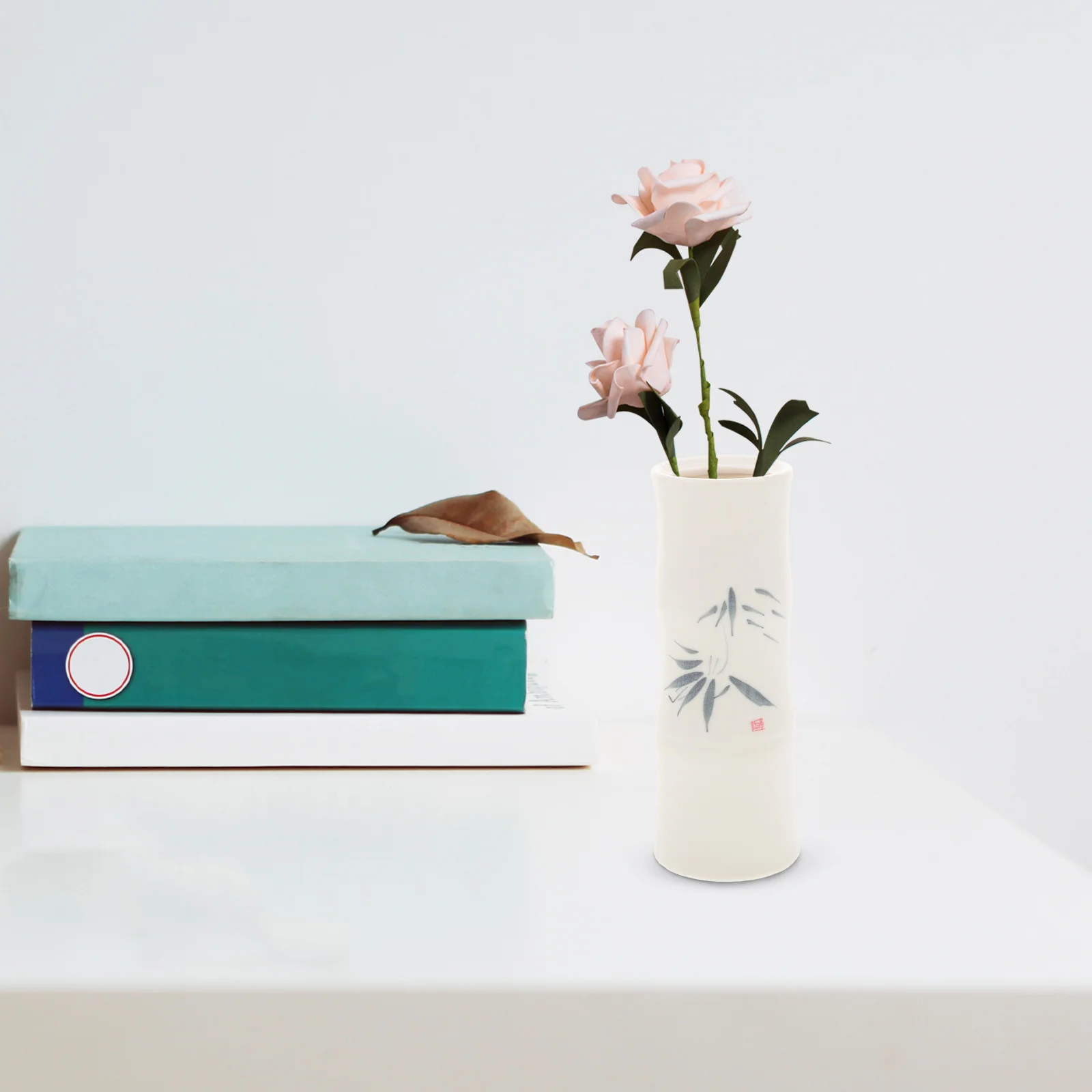 

Hand-Painted Ceramic Flower Vase Matte Finish Small Creative Tabletop Vase Decorative Dried Flower Container Home Living Room