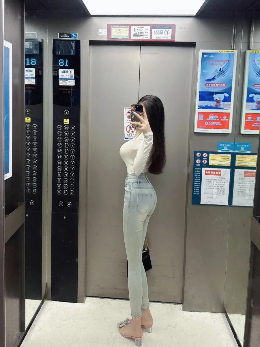 Celana Denim Wanita High Waist Slimming Stretchy, Model Pensil Sembilan Bagian dengan Bantalan Pinggul, Karet di Pergelangan Kaki, Panjang hingga Mata Kaki