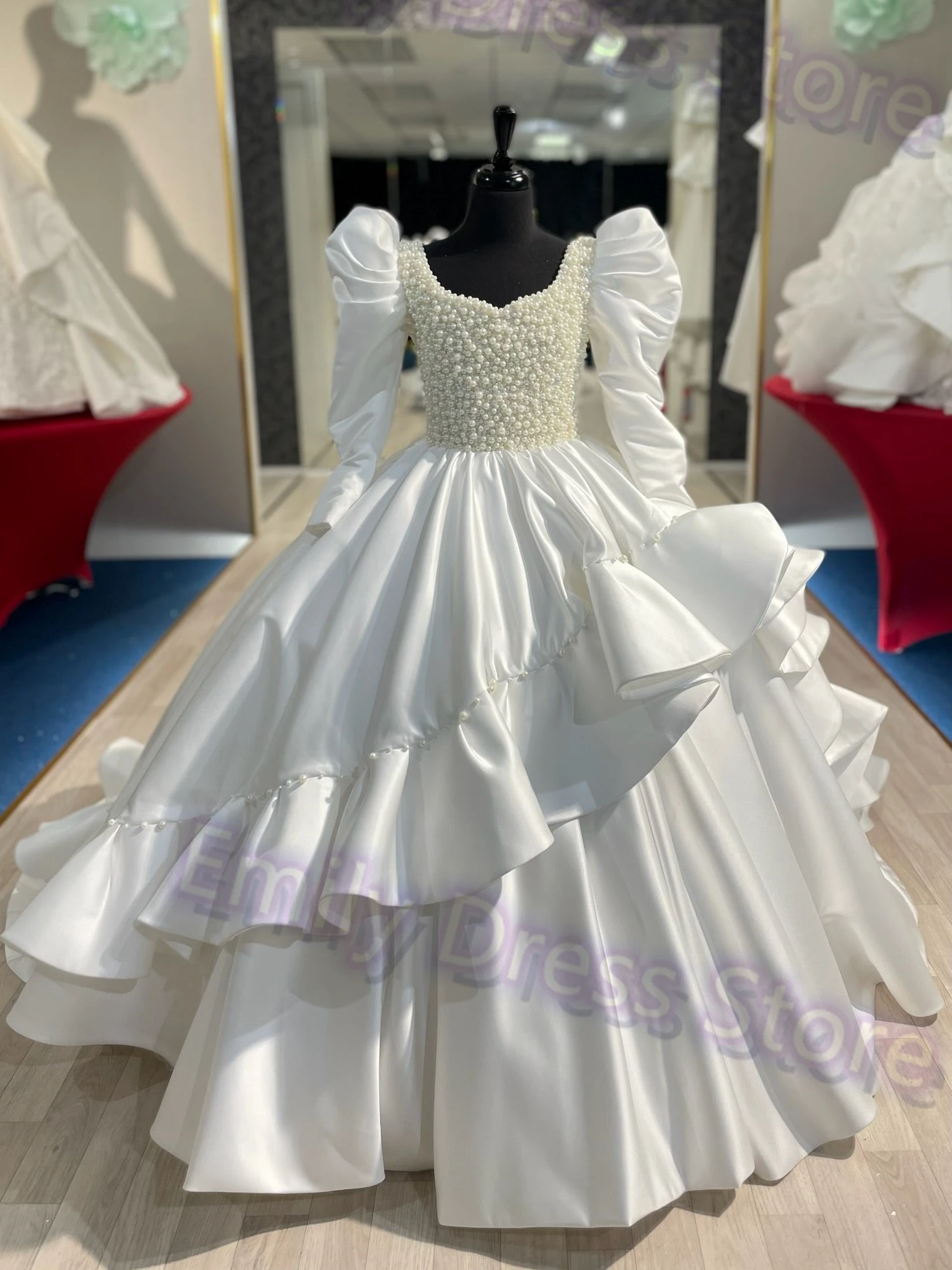 

Customized Flower Girl Dress For Wedding Beaded Pearls Satin Floor Length Ruffles Elegant Kids Birthday Party Infant Gown