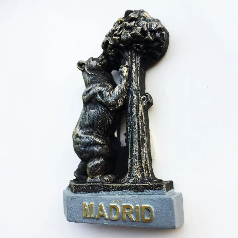Madrid City Emblem Strawberry Bear Tourism Commemorative Decorative Crafts Spanish Resin Refrigerator Stickers
