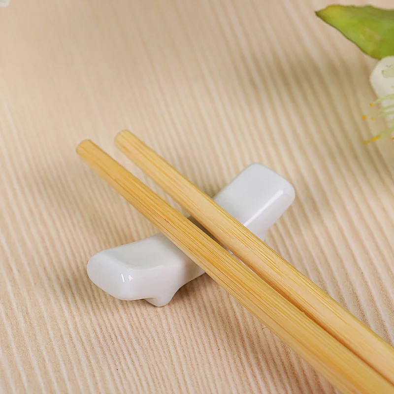 Fish-Shape Ceramic Chopsticks Holder Spoon Fork Rest Sushi Sticks Rack Shelf Chopsticks Holder Stand Rest Pillow Kitchen Utensil